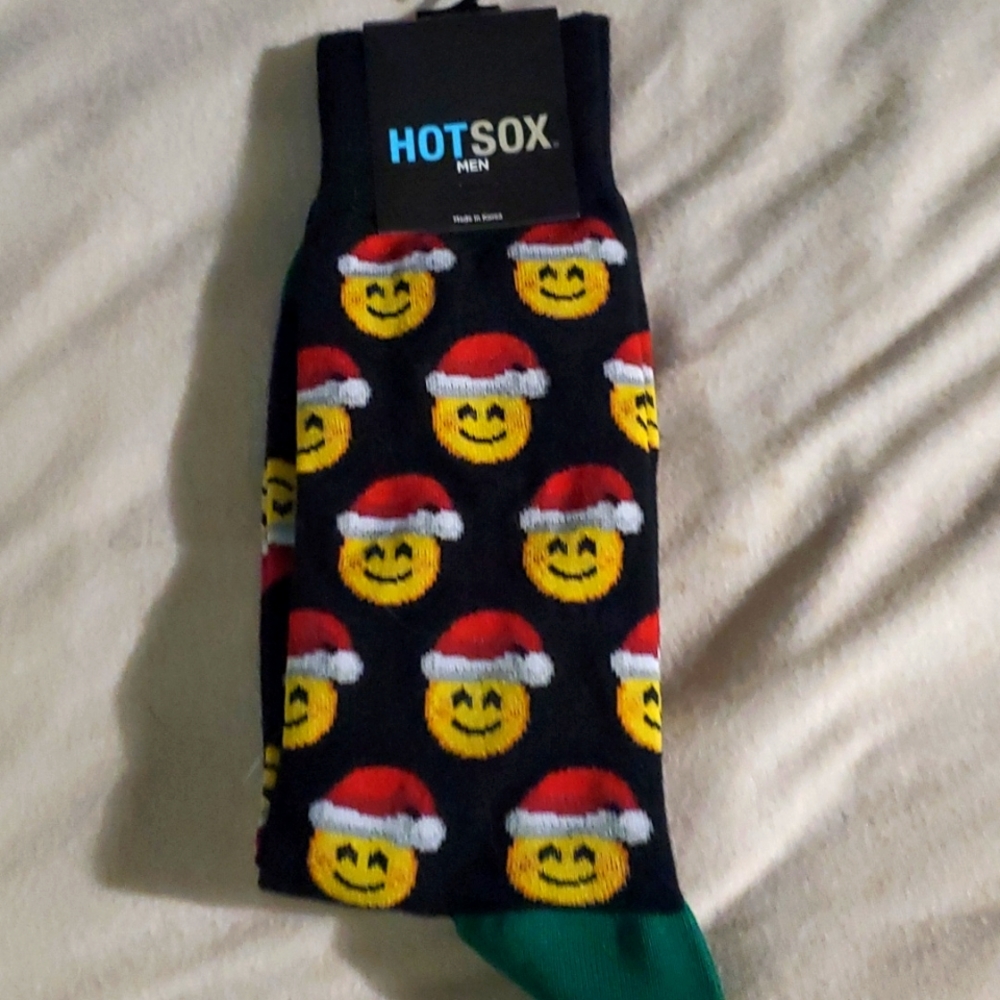 NWT Emjoi Santa Socks